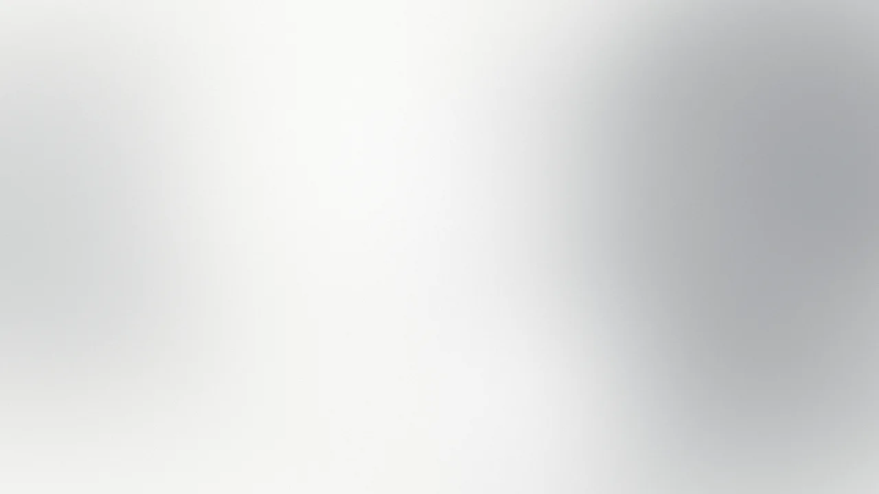 White and Gray Dreamy Aura Gradient desktop wallpaper in 4K